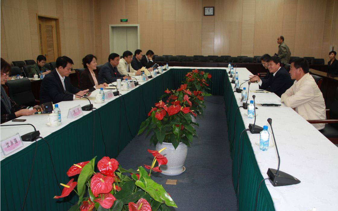 国承彦区长一行赴郑东新区参观考察