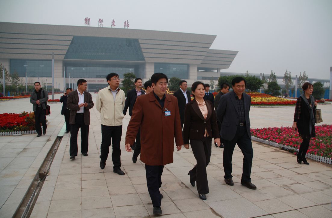 国承彦区长一行赴郑东新区参观考察