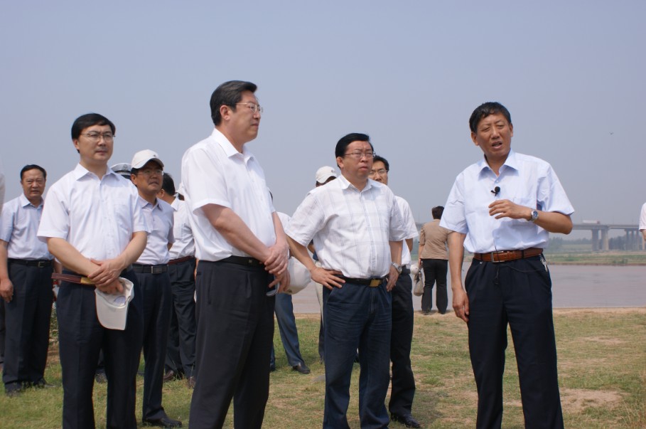张建国市长察看黄河防汛工作