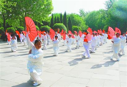 森林公园成市民休闲健身乐园