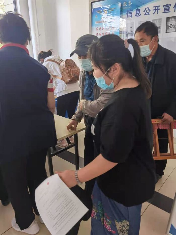张庄路街道两位九旬老人成功接种新冠疫苗