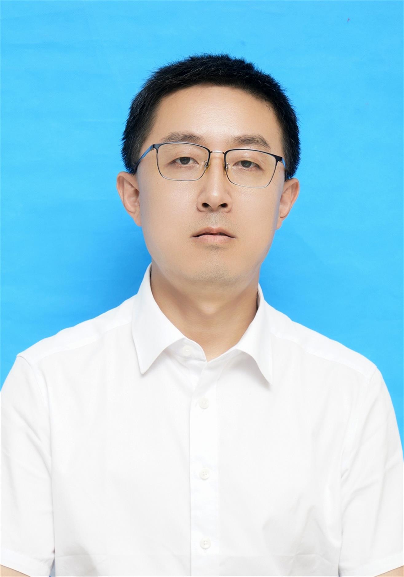 吕健.jpg