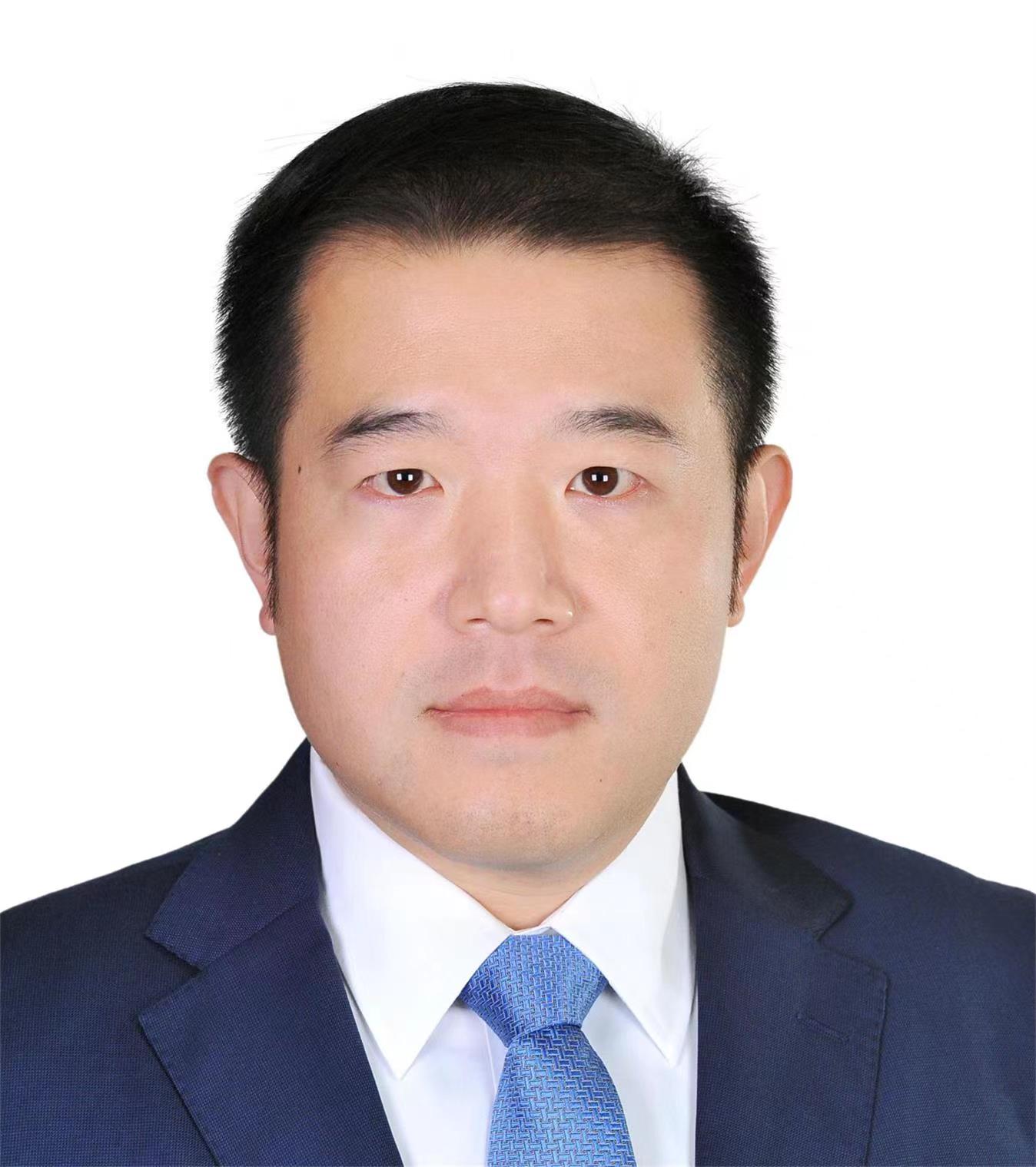 张伟.jpg