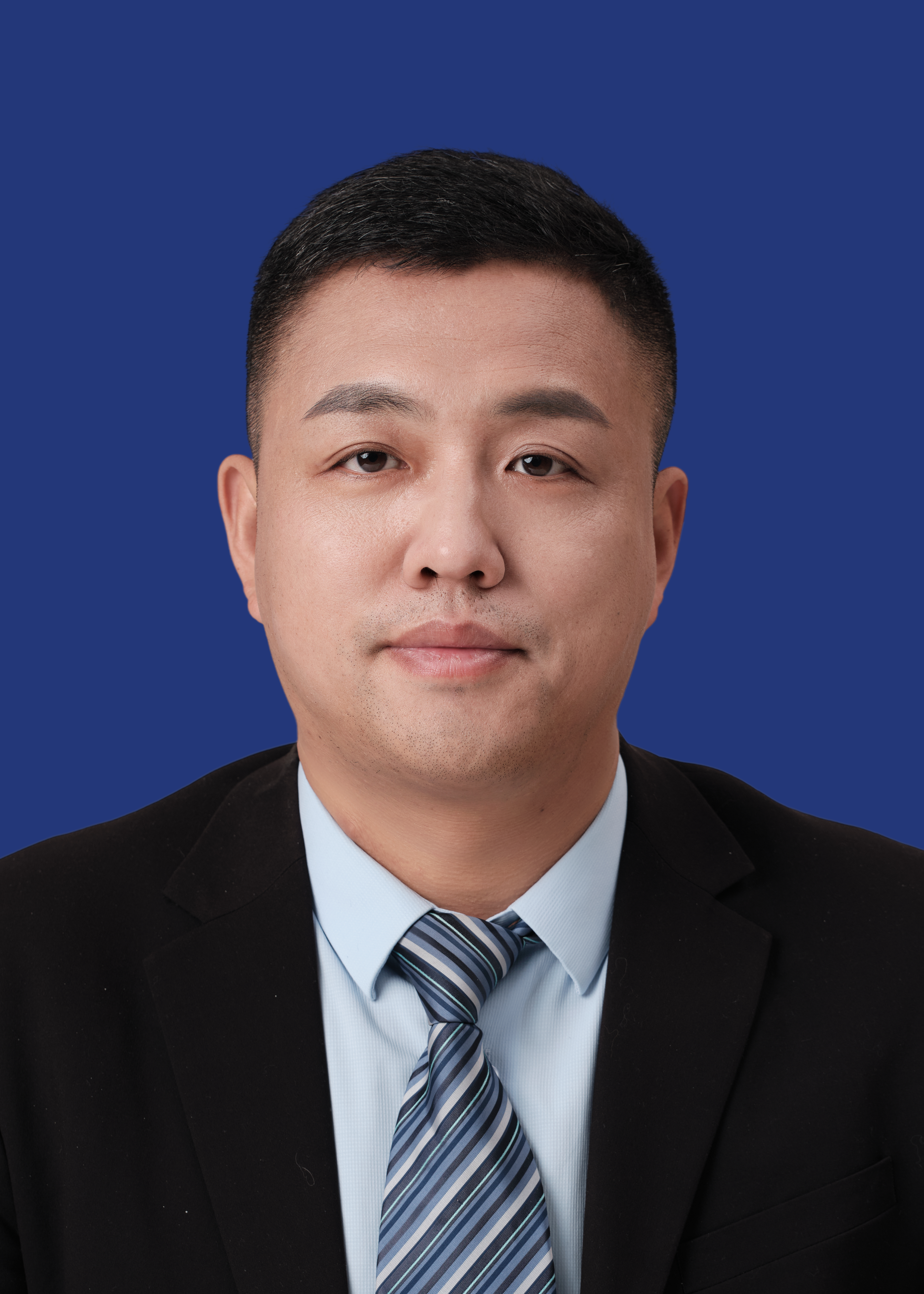 刘栋.png