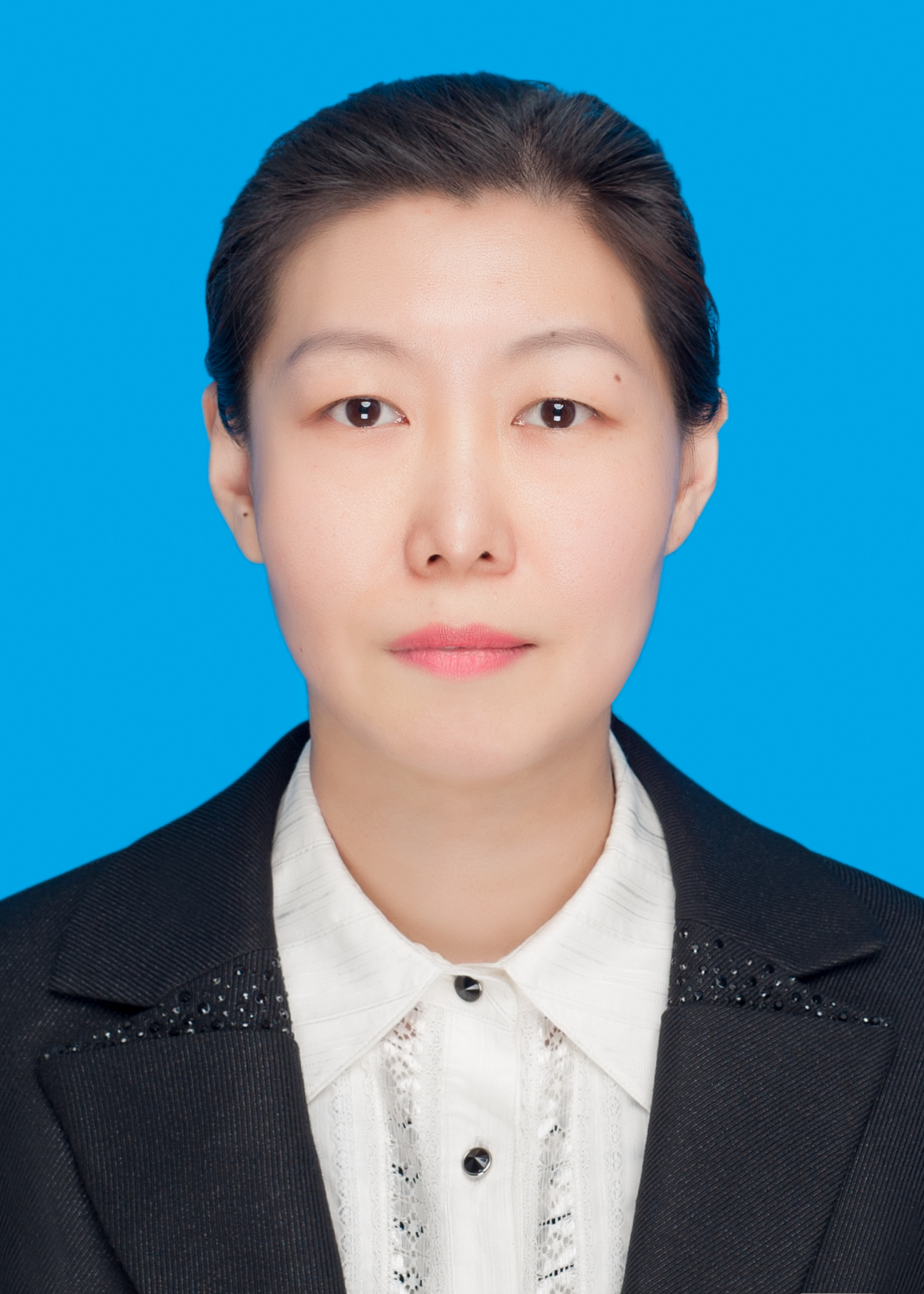 胡晓琦.jpg 胡晓琦.jpg